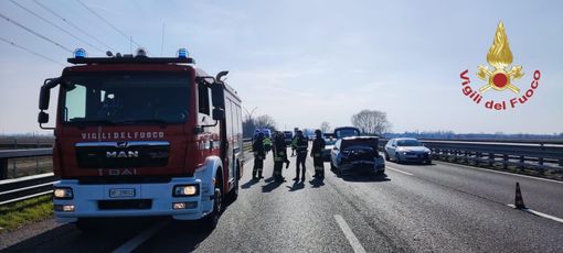Scontro tra auto e furgone sull'autostrada A7, soccorsi 3 uomini