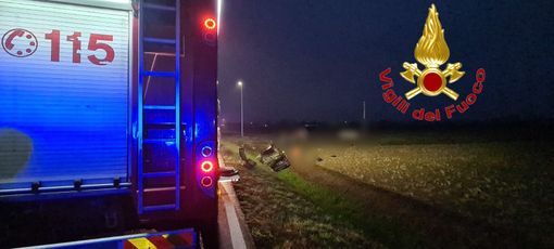 Lardirago: esce di strada con l'auto e rimane incastrato nell'abitacolo, 59enne trasportato al San Matteo Lardirago: esce di strada con l'auto e rimane incastrato nell'abitacolo, 59enne trasportato al San Matteo