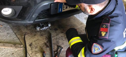 Controlli della Polizia Stradale: tre officine abusive scoperte nel Novarese Controlli della Polizia Stradale: tre officine abusive scoperte nel Novarese