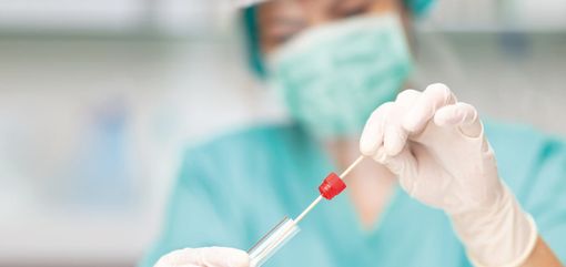 Covid-19, in Italia oggi 13.574 contagi e 477 vittime. Cala la Lombardia: oggi 1.900 casi Covid-19, in Italia oggi 13.574 contagi e 477 vittime. Cala la Lombardia: oggi 1.900 casi