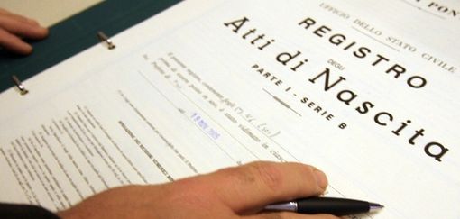 Scopre chi era il vero padre: imprenditore pavese 59enne cambia nome