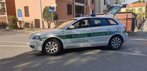 Automobilista senza patente da 24 anni scoperto dalla Polizia locale di Robecco durante un controllo Automobilista senza patente da 24 anni scoperto dalla Polizia locale di Robecco durante un controllo
