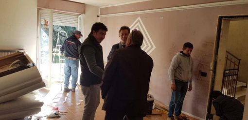 Vigevano: sgombero di un alloggio dell'Aler occupato abusivamente, sopralluogo del vice sindaco Andrea Ceffa Vigevano: sgombero di un alloggio dell'Aler occupato abusivamente, sopralluogo del vice sindaco Andrea Ceffa