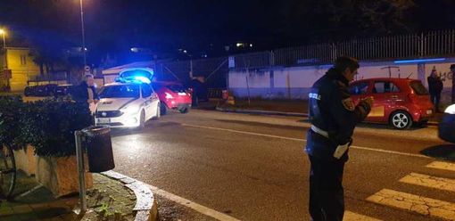 Magenta: sedicenne urtato da un’auto mentre attraversa in via Milano