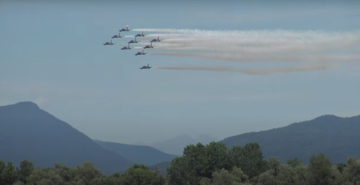 VIDEO - La prova che diventa show: le acrobazie delle Frecce Tricolore sopra il lago Maggiore VIDEO - La prova che diventa show: le acrobazie delle Frecce Tricolore sopra il lago Maggiore