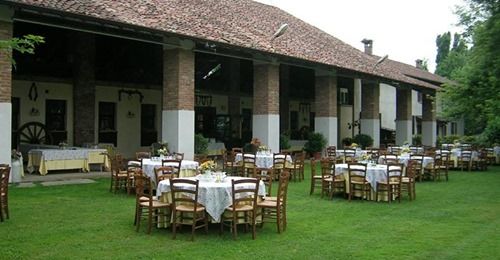 Boccata d’ossigeno per gli agriturismi lombardi: OK al servizio mensa Boccata d’ossigeno per gli agriturismi lombardi: OK al servizio mensa