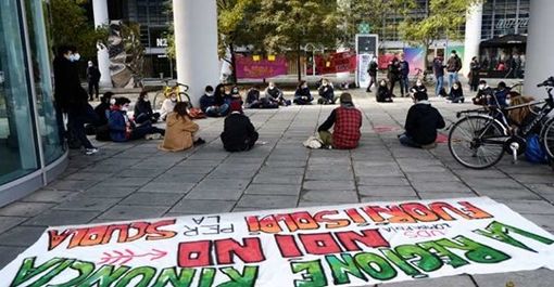 I genitori "anti didattica a distanza" ricevuti in Regione Lombardia I genitori "anti didattica a distanza" ricevuti in Regione Lombardia