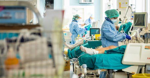 Iss: "seconda ondata Covid da 49.274 morti, età media 81 anni. Il totale è di 85.389" Iss: "seconda ondata Covid da 49.274 morti, età media 81 anni. Il totale è di 85.389"