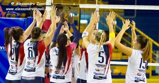 Volley B1 femminile: scontro al vertice per la Florens Re Marcello Volley B1 femminile: scontro al vertice per la Florens Re Marcello