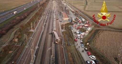 Incidente Frecciarossa, il procuratore di Lodi: ‘Se lo scambio fosse stato dritto, il treno non avrebbe deragliato’ Incidente Frecciarossa, il procuratore di Lodi: ‘Se lo scambio fosse stato dritto, il treno non avrebbe deragliato’