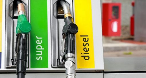 Monza, la Gdf sequestra tre distributori di carburante