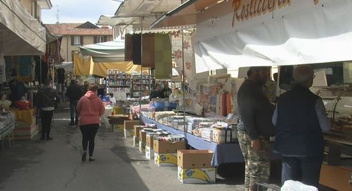 Gropello Cairoli, promossa la nuova collocazione del mercato settimanale in via Vittorio Veneto Gropello Cairoli, promossa la nuova collocazione del mercato settimanale in via Vittorio Veneto