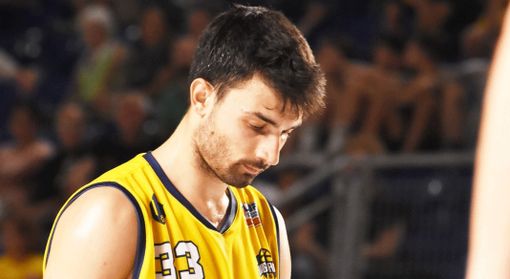 Basket serie A2: Rossi: "Abbiamo fatto gruppo in spogliatoio, adesso non sentiamoci appagati" Basket serie A2: Rossi: "Abbiamo fatto gruppo in spogliatoio, adesso non sentiamoci appagati"