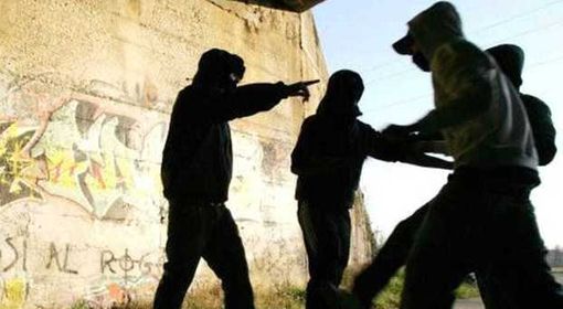 Pavia: 20enne aggredito da cinque minori Pavia: 20enne aggredito da cinque minori