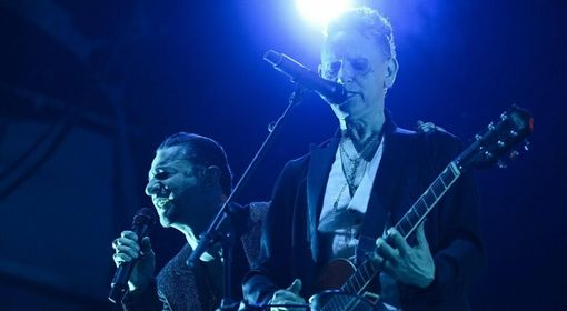 Sanremo 2023, i Depeche Mode super ospiti della serata finale del Festival: l'annuncio di Amadeus al Tg 1 Sanremo 2023, i Depeche Mode super ospiti della serata finale del Festival: l'annuncio di Amadeus al Tg 1