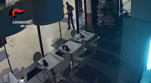 Incendio doloso in una pasticceria di Arluno: cinque persone arrestate