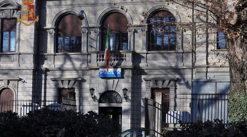 Busto, arrestato il "trasformista della tastiera": ricattava sessualmente le sue vittime per estorcere denaro Busto, arrestato il "trasformista della tastiera": ricattava sessualmente le sue vittime per estorcere denaro