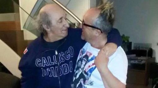 La foto postata da Max Cavallari, abbracciato al suo e al nostro Bruno Arena, prima dell'ultima puntata di Zelig di cui sarà ospite La foto postata da Max Cavallari, abbracciato al suo e al nostro Bruno Arena, prima dell'ultima puntata di Zelig di cui sarà ospite