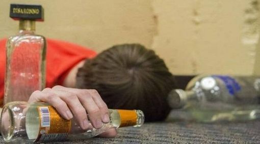 Pavia, coma etilico (di pomeriggio..): hanno 14 e 16 anni