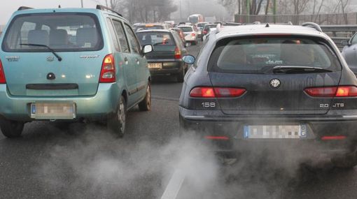 Smog, a Milano da domani attive le misure temporanee di primo livello Smog, a Milano da domani attive le misure temporanee di primo livello