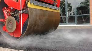 Vigevano, al via gli interventi di asfaltatura per alcune vie della città Vigevano, al via gli interventi di asfaltatura per alcune vie della città