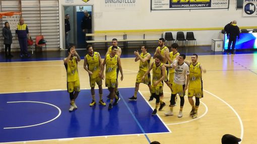 Basket Serie B: Varese c’è solo un tempo, Vigevano dilaga Basket Serie B: Varese c’è solo un tempo, Vigevano dilaga