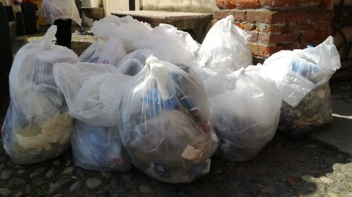 “Puliamo Gambolò”, gli studenti raccolgono 20 sacchi di rifiuti