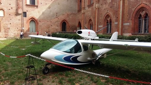 (FOTOGALLERY) – Vigevano, in Sala del Duca oggi l'inaugurazione della mostra &quot;Leonardo e il Volo&quot;