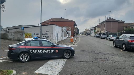 Cergnago: i carabinieri sequestrano 5mila euro di cosmetici rubati, denunciati due giovani Cergnago: i carabinieri sequestrano 5mila euro di cosmetici rubati, denunciati due giovani
