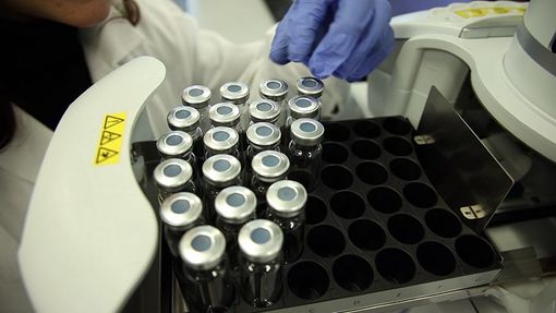 Vaccino anti-Covid Pfizer, via libera dall'Aifa