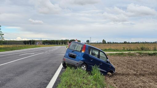 Pieve del Cairo: esce di strada con l'auto, ferito un 76enne Pieve del Cairo: esce di strada con l'auto, ferito un 76enne