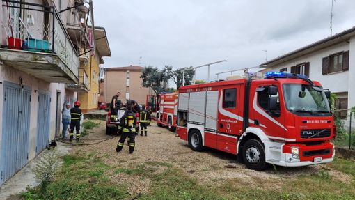 Pieve del Cairo: fiamme in una cantina intervengono i Vigili del fuoco