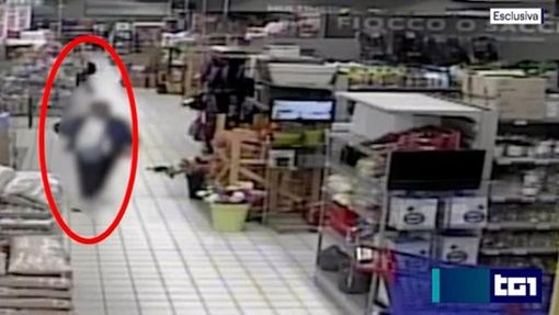 Esclusiva del Tg1, le immagini dell'attentatore di Assago