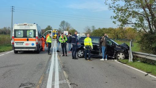 Busto Garolfo, si schianta auto con due gemellini di 7 anni a bordo: grave uno dei due fratelli