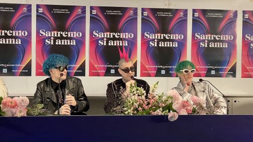 La Sad porta il punk all'Ariston: "Il nostro messaggio è positivo, siamo in pace con noi stessi" La Sad porta il punk all'Ariston: "Il nostro messaggio è positivo, siamo in pace con noi stessi"