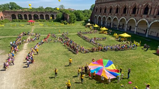 Ucraina, oltre 500 bambini delle scuole di Pavia alla festa di Coldiretti al Castello Visconteo