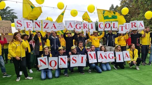Coldiretti, in piazza a Milano centinaia di contadini Coldiretti, in piazza a Milano centinaia di contadini