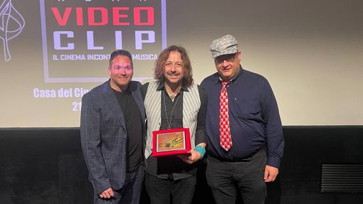 Musica, Simone Tomassini vince il Premio Roma Videoclip: il cinema incontra la musica Musica, Simone Tomassini vince il Premio Roma Videoclip: il cinema incontra la musica