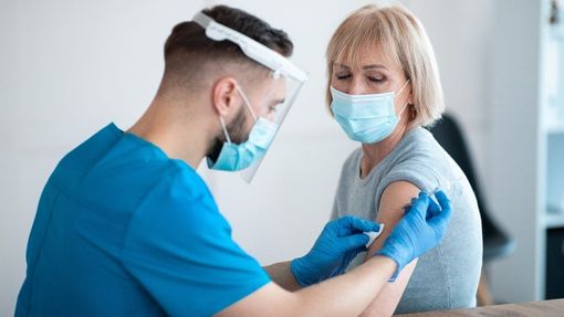Vaccini, domani la Lombardia raggiungerà le 10 milioni di somministrazioni