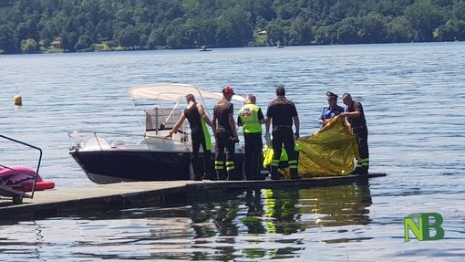 Giovane donna trovata morta nel lago di Viverone