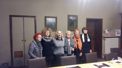 Vigevano, fiaccolata di solidarietà per dire stop alla violenza sulle donne Vigevano, fiaccolata di solidarietà per dire stop alla violenza sulle donne