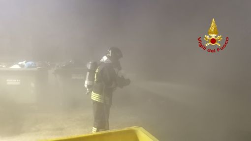 Pavese: in fiamme quattro cassonetti della differenziata a Torriano