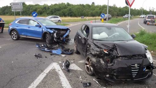 Robecco sul Naviglio, ennesimo incidente all’intersezione con Magenta Robecco sul Naviglio, ennesimo incidente all’intersezione con Magenta