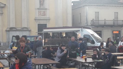 Garlasco, successo per i Food Truck di Vitamina C e lo Street food