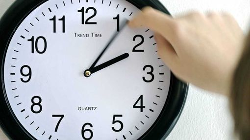 Torna l'ora solare: questa notte dormiremo un'ora in più Torna l'ora solare: questa notte dormiremo un'ora in più