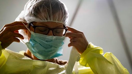 Frena il Covid-19 in Italia, oggi 8.561 nuovi positivi. Ancora 420 vittime: in Lombardia 1.484 casi Frena il Covid-19 in Italia, oggi 8.561 nuovi positivi. Ancora 420 vittime: in Lombardia 1.484 casi