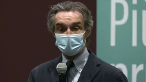 Fontana: «Chiesto scusa più volte ai cittadini per i disagi, ma i numeri delle vaccinazioni sono significativi» Fontana: «Chiesto scusa più volte ai cittadini per i disagi, ma i numeri delle vaccinazioni sono significativi»