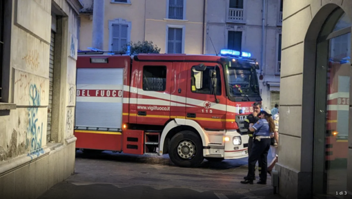 Saronno: la padrona di casa esce e… la lavastoviglie allaga il palazzo Saronno: la padrona di casa esce e… la lavastoviglie allaga il palazzo