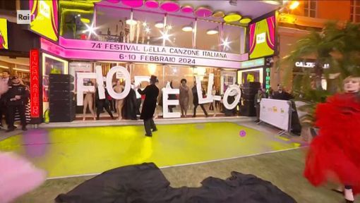 "Ama pensati libero... è l'ultimo": Fiorello cita Ferragni per il congedo di Amadeus "Ama pensati libero... è l'ultimo": Fiorello cita Ferragni per il congedo di Amadeus