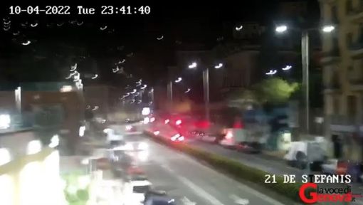 Terremoto a Genova, il momento della scossa ripreso dalla telecamera di sorveglianza (Video)